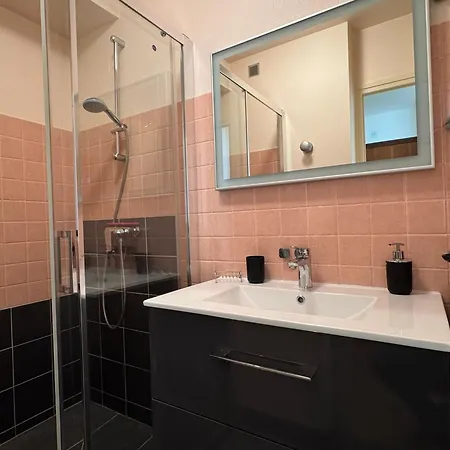 Grand Lumineux Avec Balcon Et Wifi, Avec Piscine - Fr-1-555-122 아파트