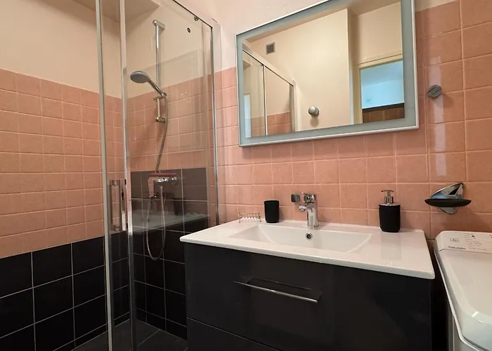 Grand Lumineux Avec Balcon Et Wifi, Avec Piscine - Fr-1-555-122 아파트